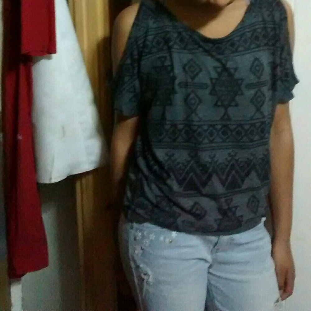 Forever 21 cut-out shoulder tee